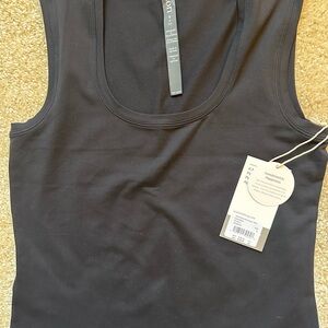 Vuori essential Halo tank